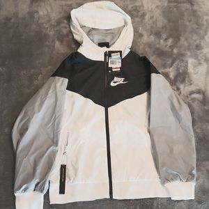 NWT Nike Boys medium windbreaker jacket black, white, gray